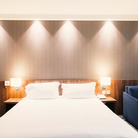 Holiday Inn Express Lille Centre By Ihg Екстер'єр фото