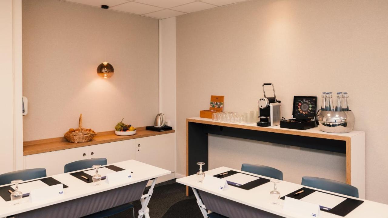 Holiday Inn Express Lille Centre By Ihg Екстер'єр фото
