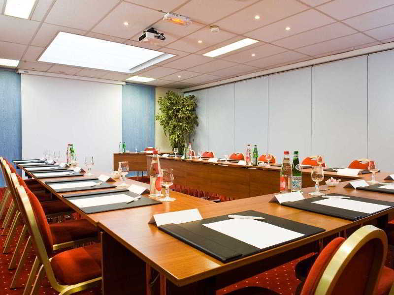 Holiday Inn Express Lille Centre By Ihg Екстер'єр фото